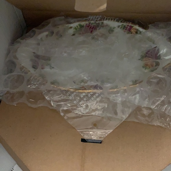 Royal Albert Old Country Roses 9 Piece Teaset - Picture 3 of 7